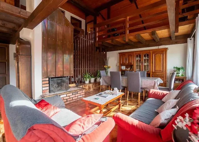 Verseau Avec Piscine Interieure Chalet