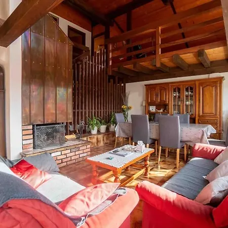 Verseau Avec Piscine Interieure Chalet