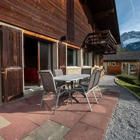 Verseau Avec Piscine Intérieure Chalet Arveyes