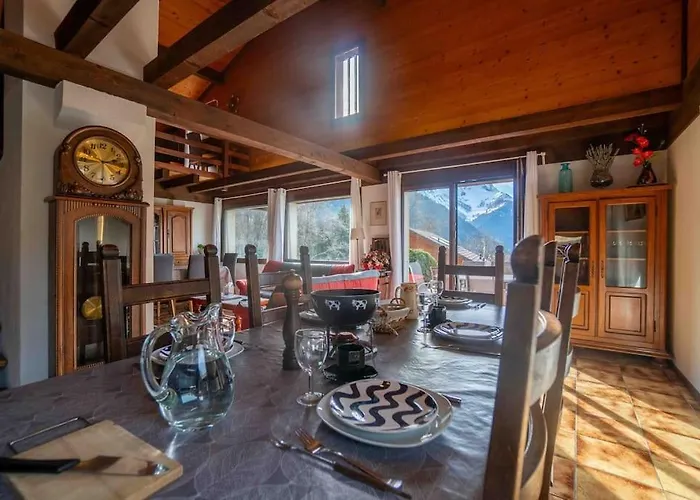 Verseau Avec Piscine Intérieure Chalet Arveyes