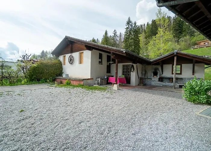 Chalet Verseau Avec Piscine Intérieure Arveyes