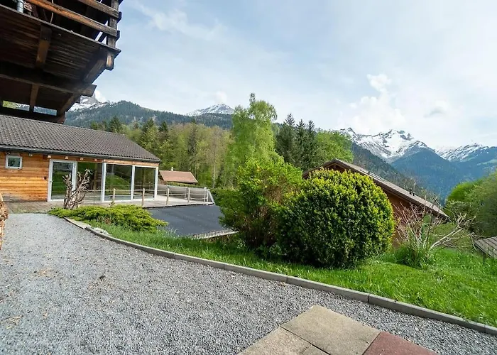 Verseau Avec Piscine Intérieure Chalet