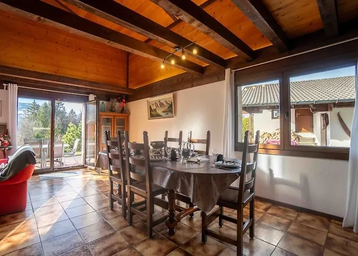 Verseau Avec Piscine Intérieure * Arveyes